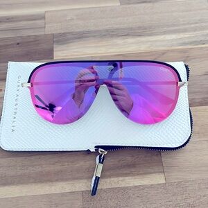 Like new Quay Sunglasses Pink